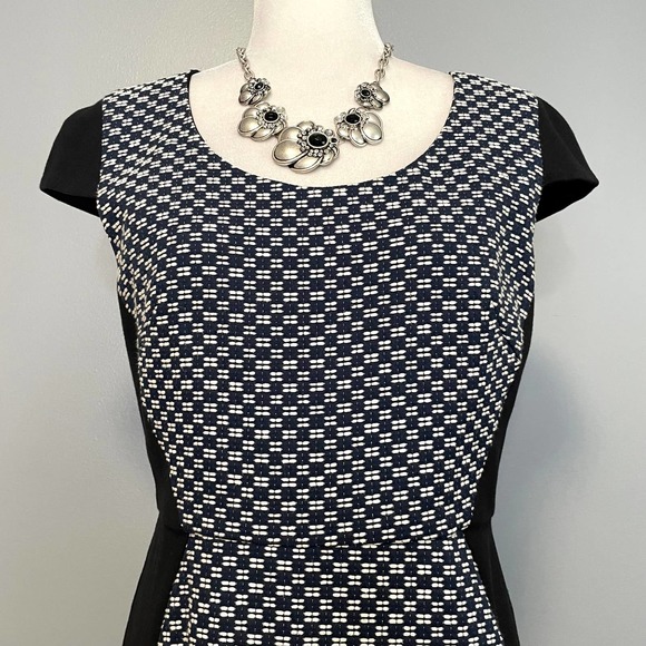 DKNYC Blue White Black Geometric Sheath Dress 8 Cocktail Work - Picture 2 of 7